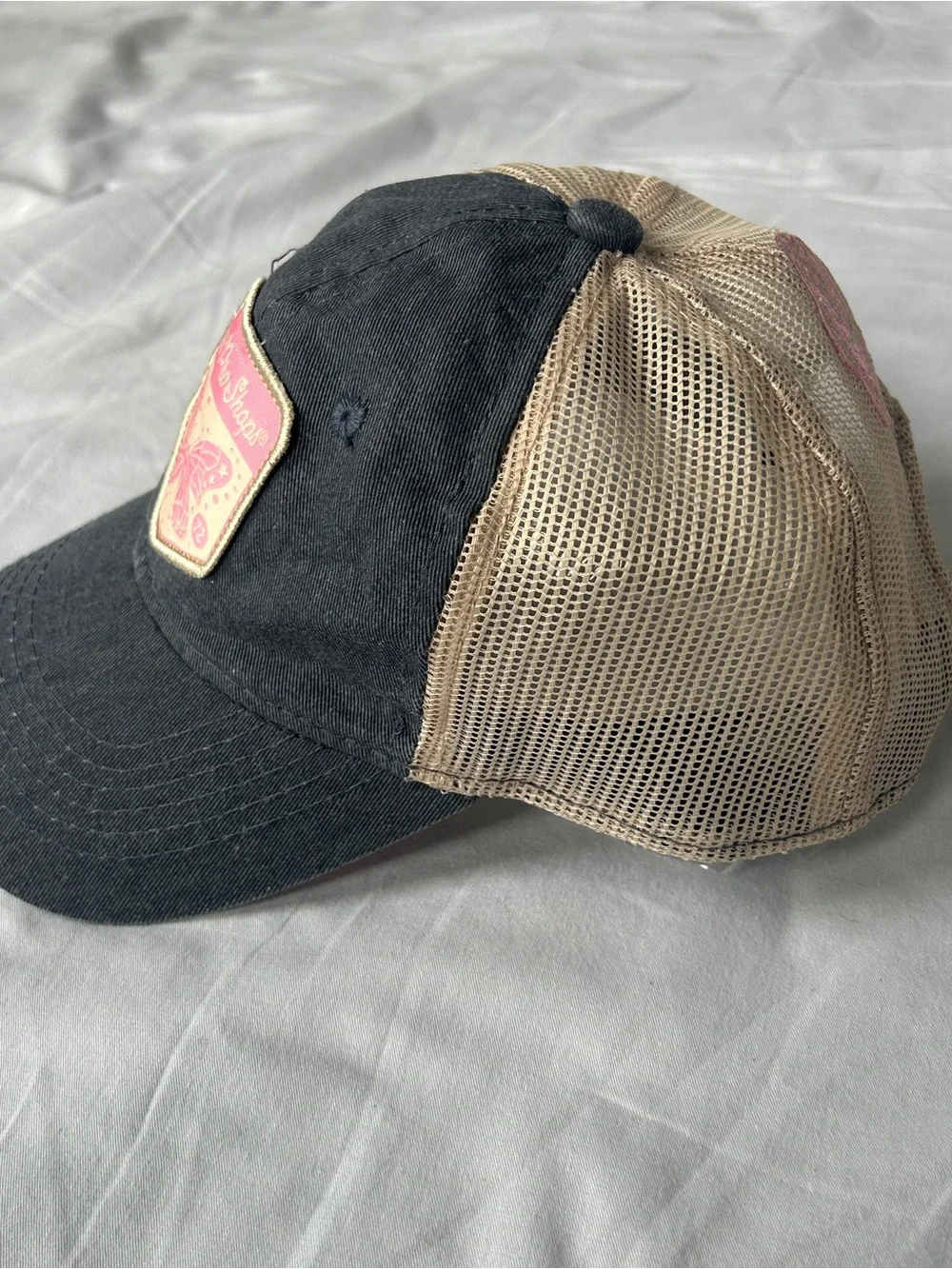 Vintage style bass pro shops pink / navy butterfly trucker hat, size: youth